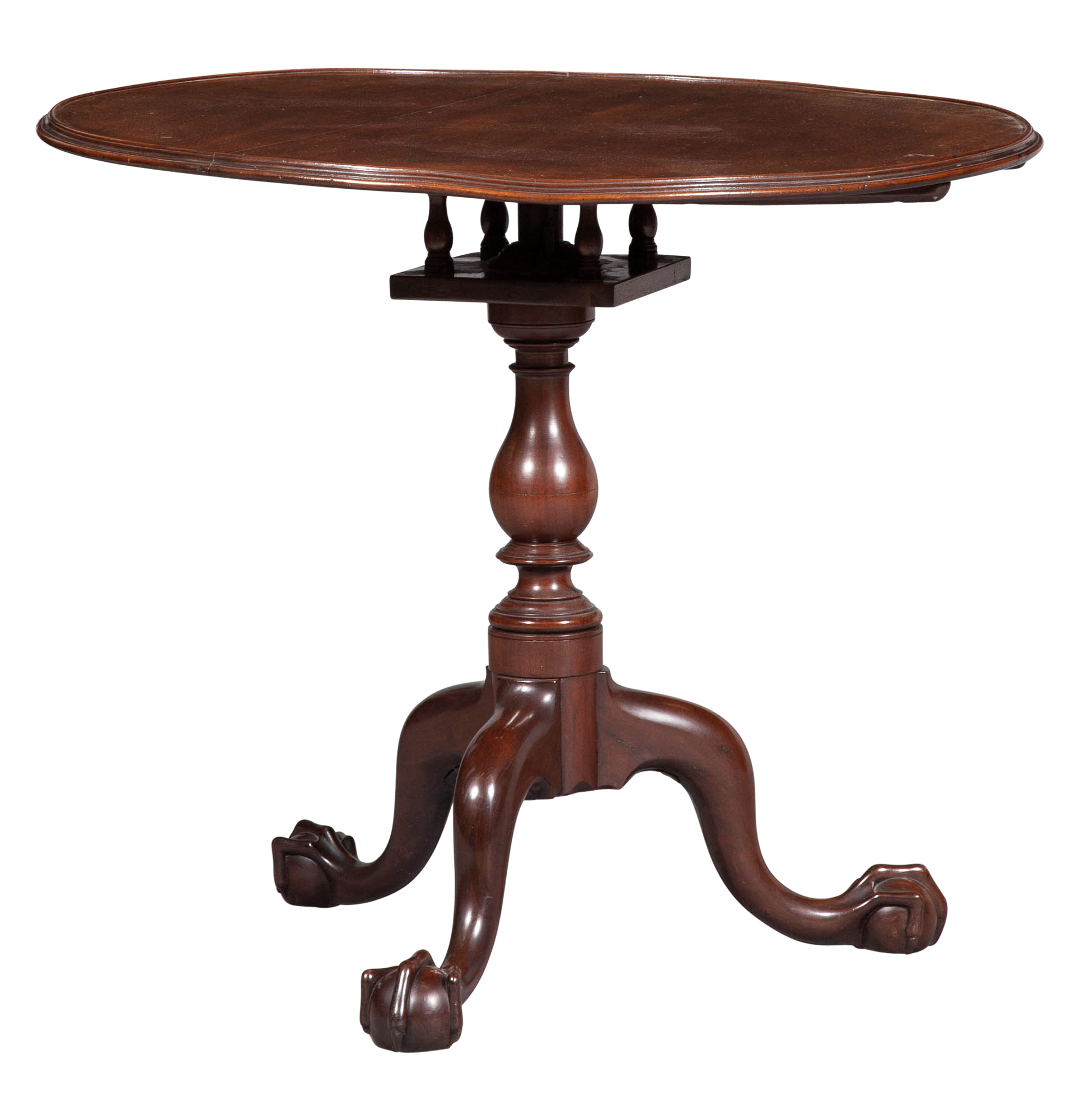 Lot image - Chippendale Mahogany Tilt-Top Tea Table