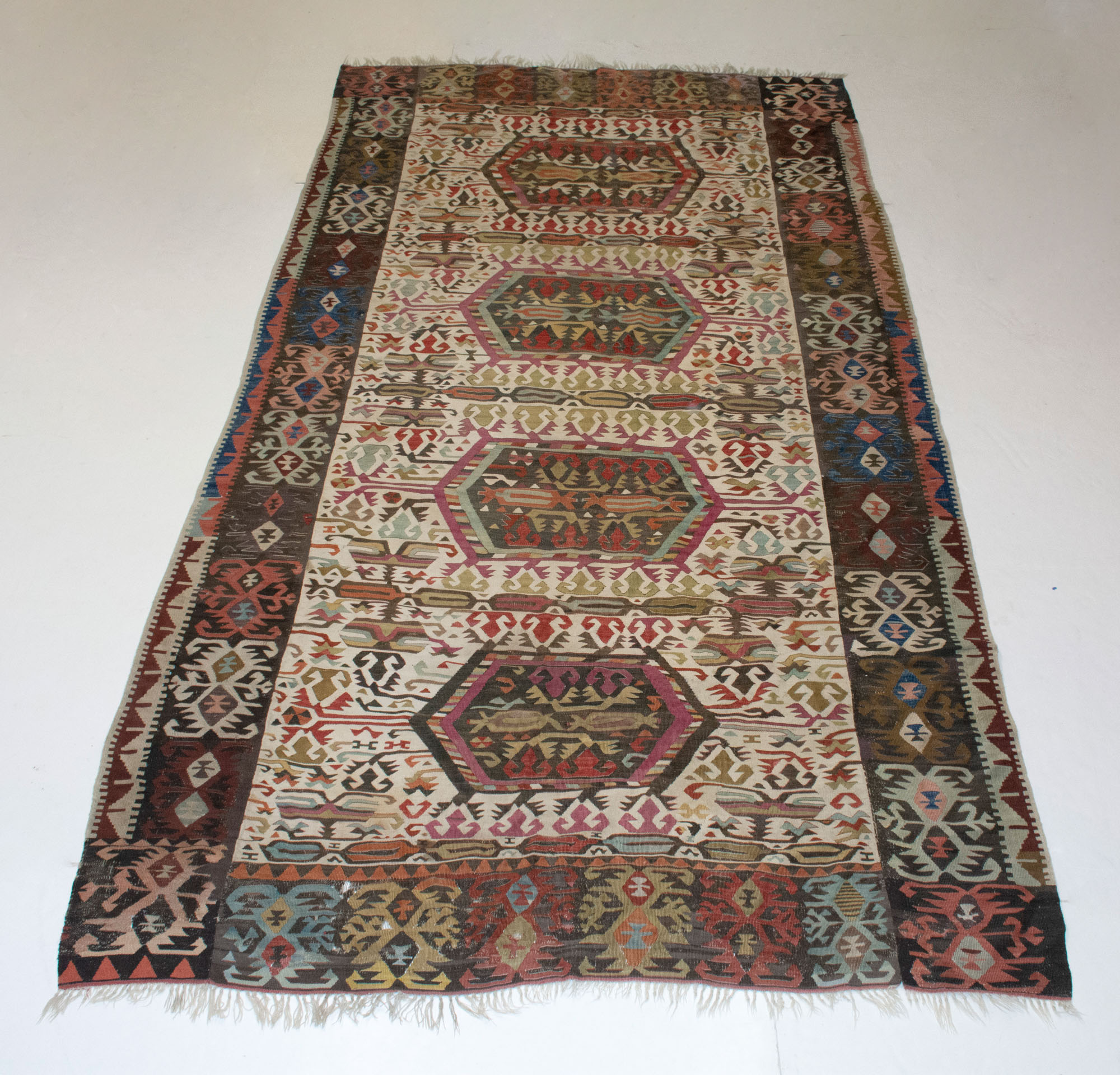 Lot image - Konya Kilim