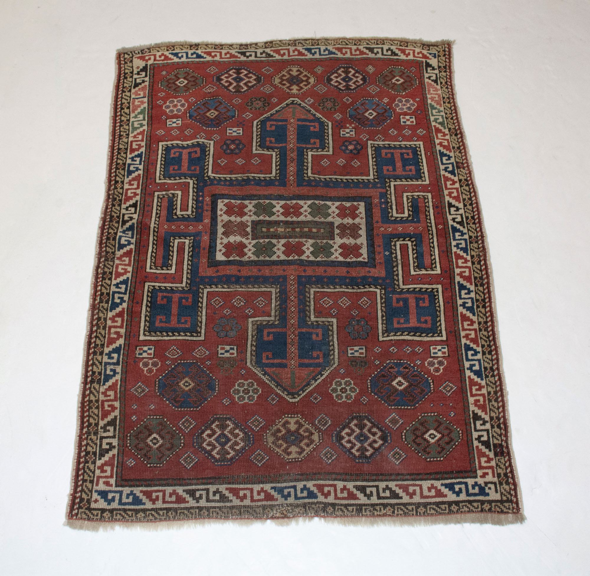 Lot image - Bergama Rug