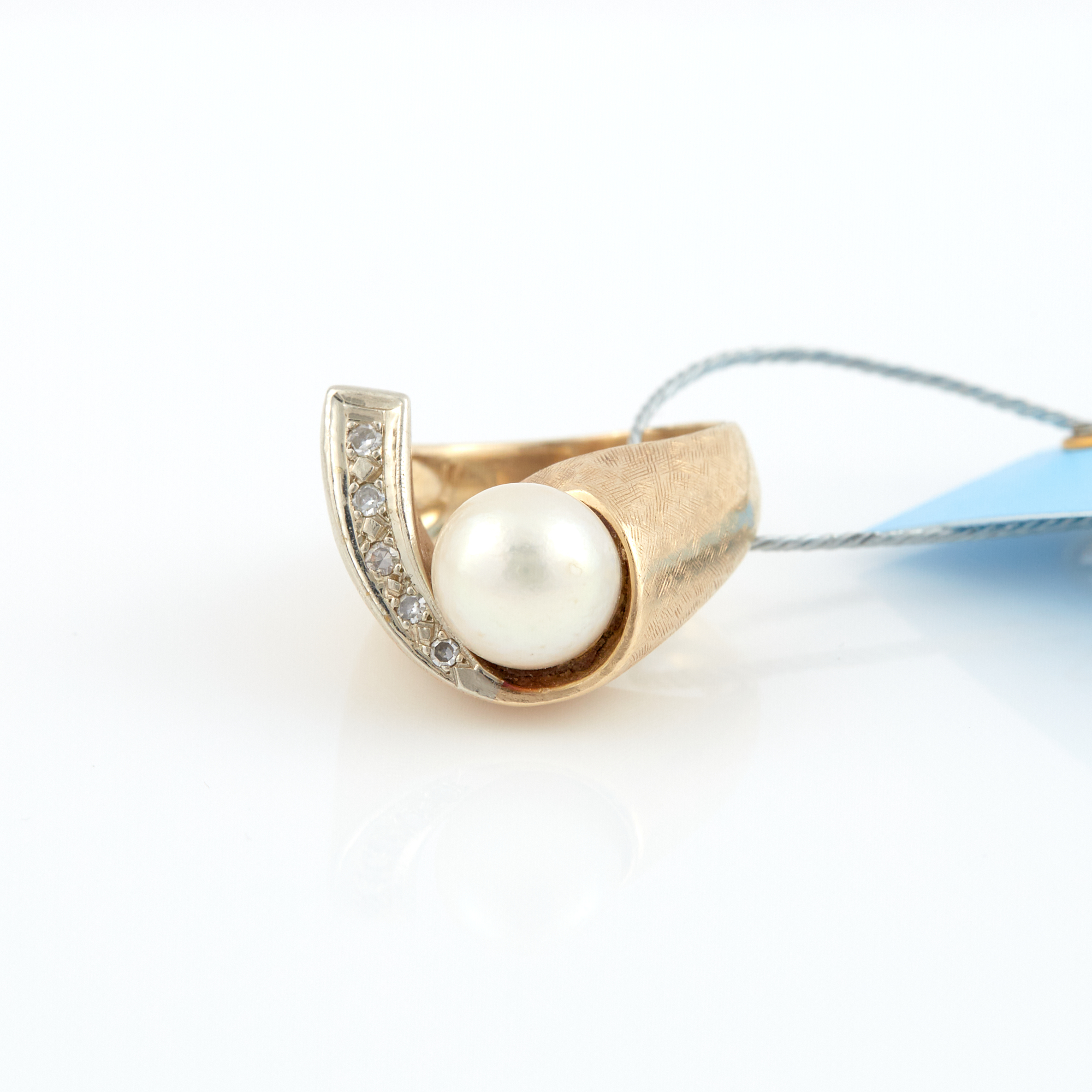 Lot image - Diamond and Bead Ring, 14K 7 dwt. all