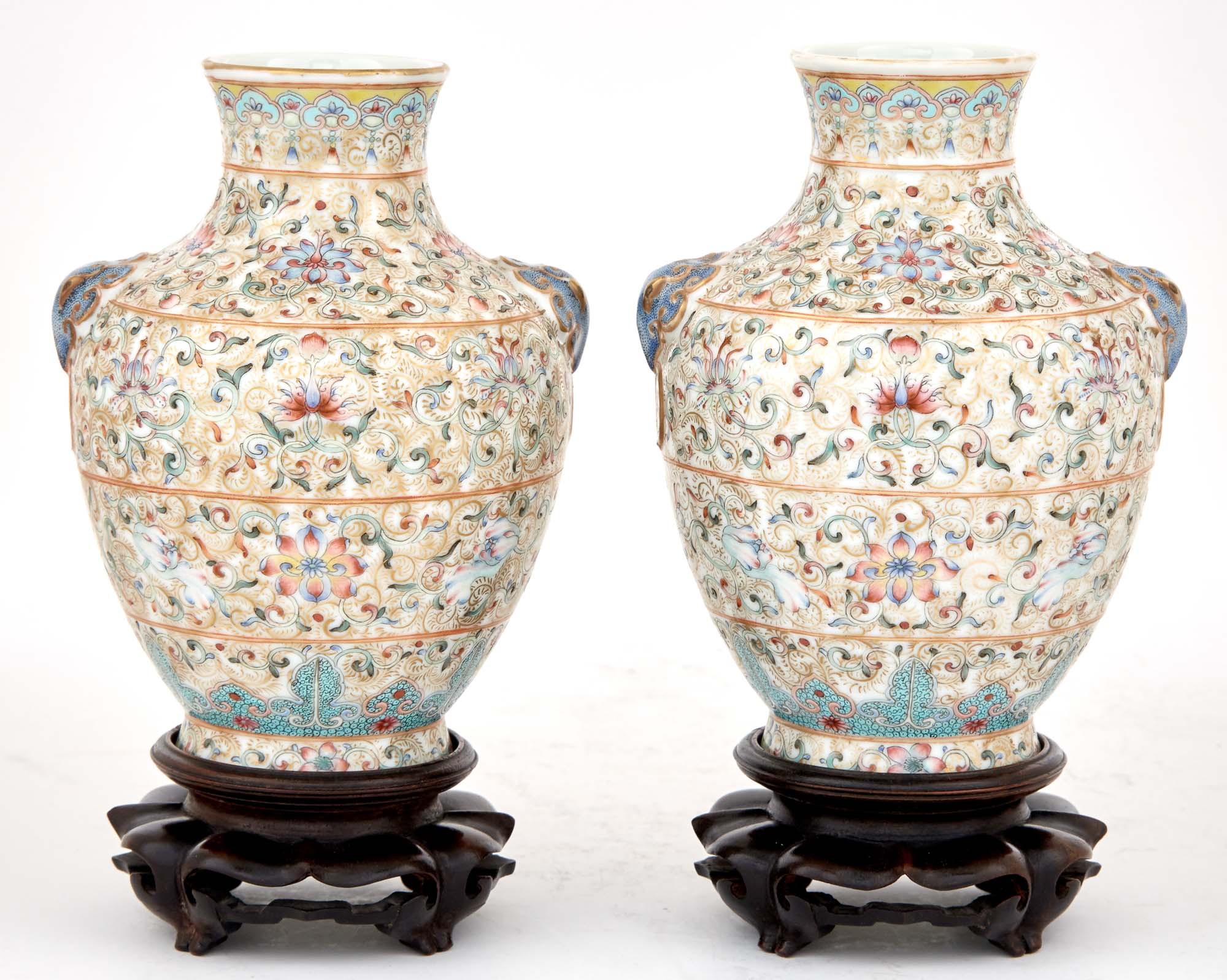 Lot image - Pair of Chinese Famille Rose Porcelain Vases