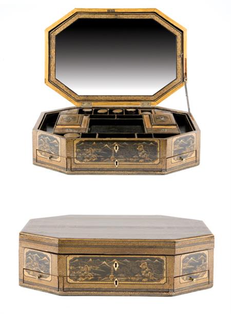 Lot image - Chinese Export Gilt Decorated Work Box