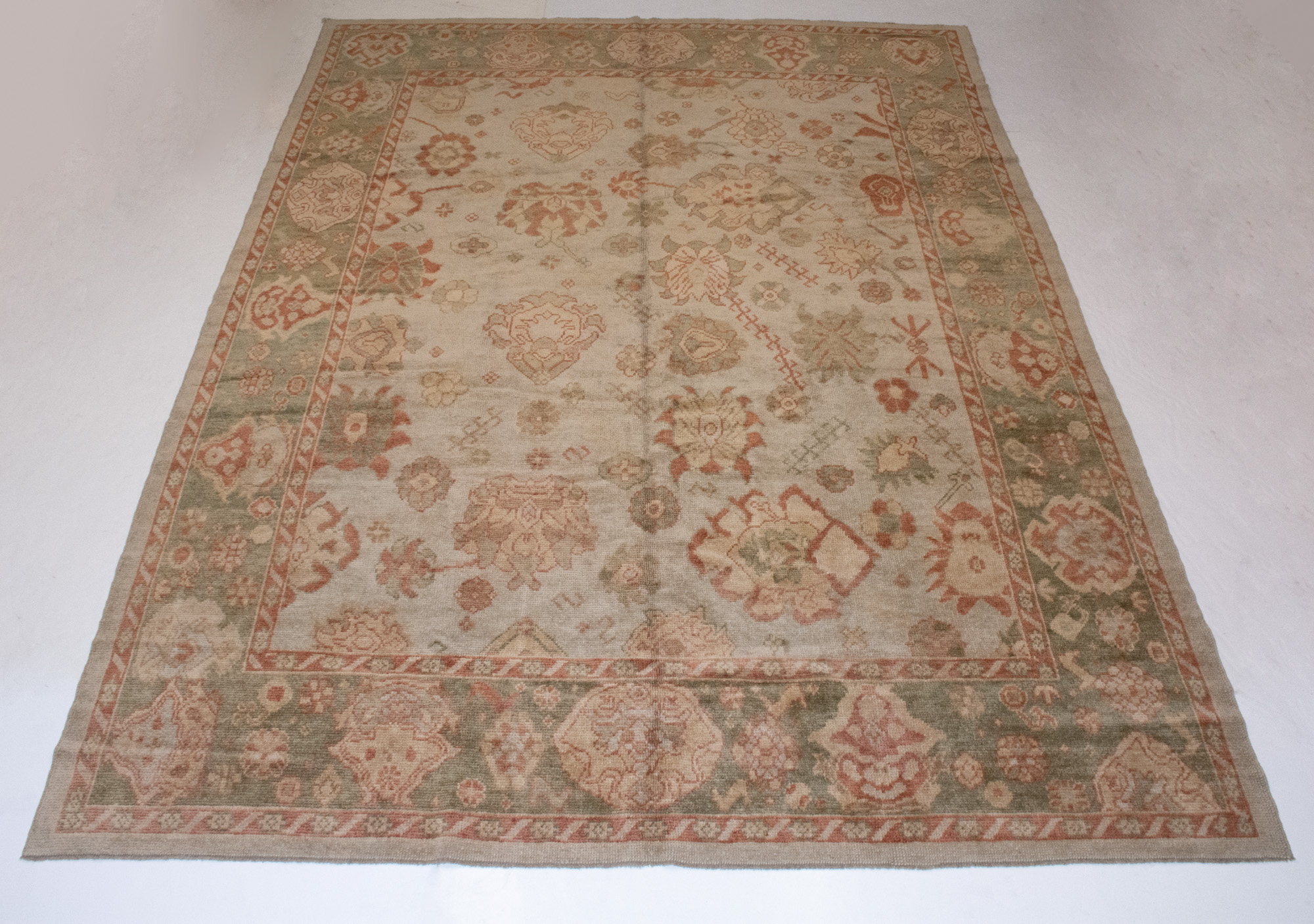 Lot image - Oushak Carpet