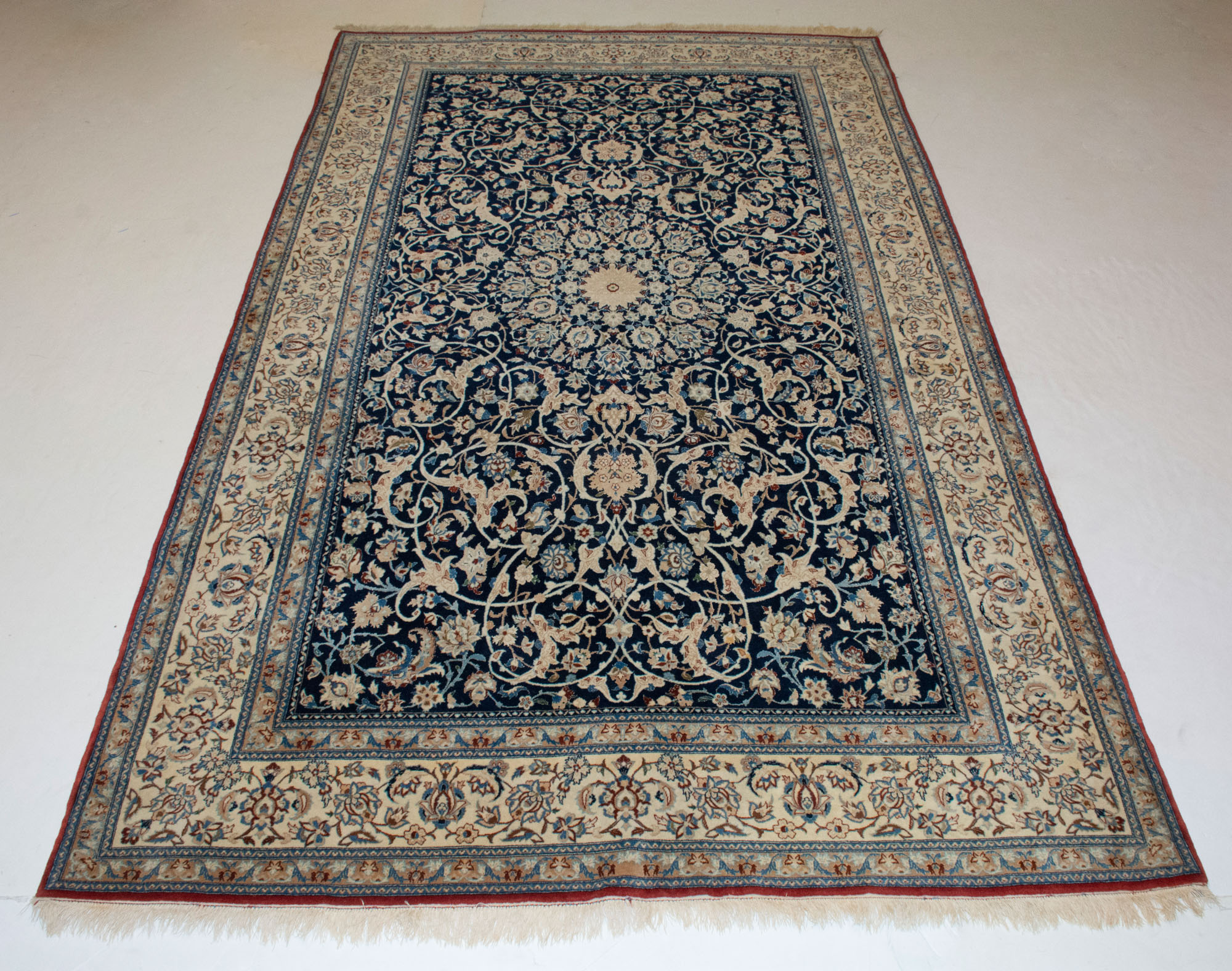 Lot image - Wool and Silk Nain Rug