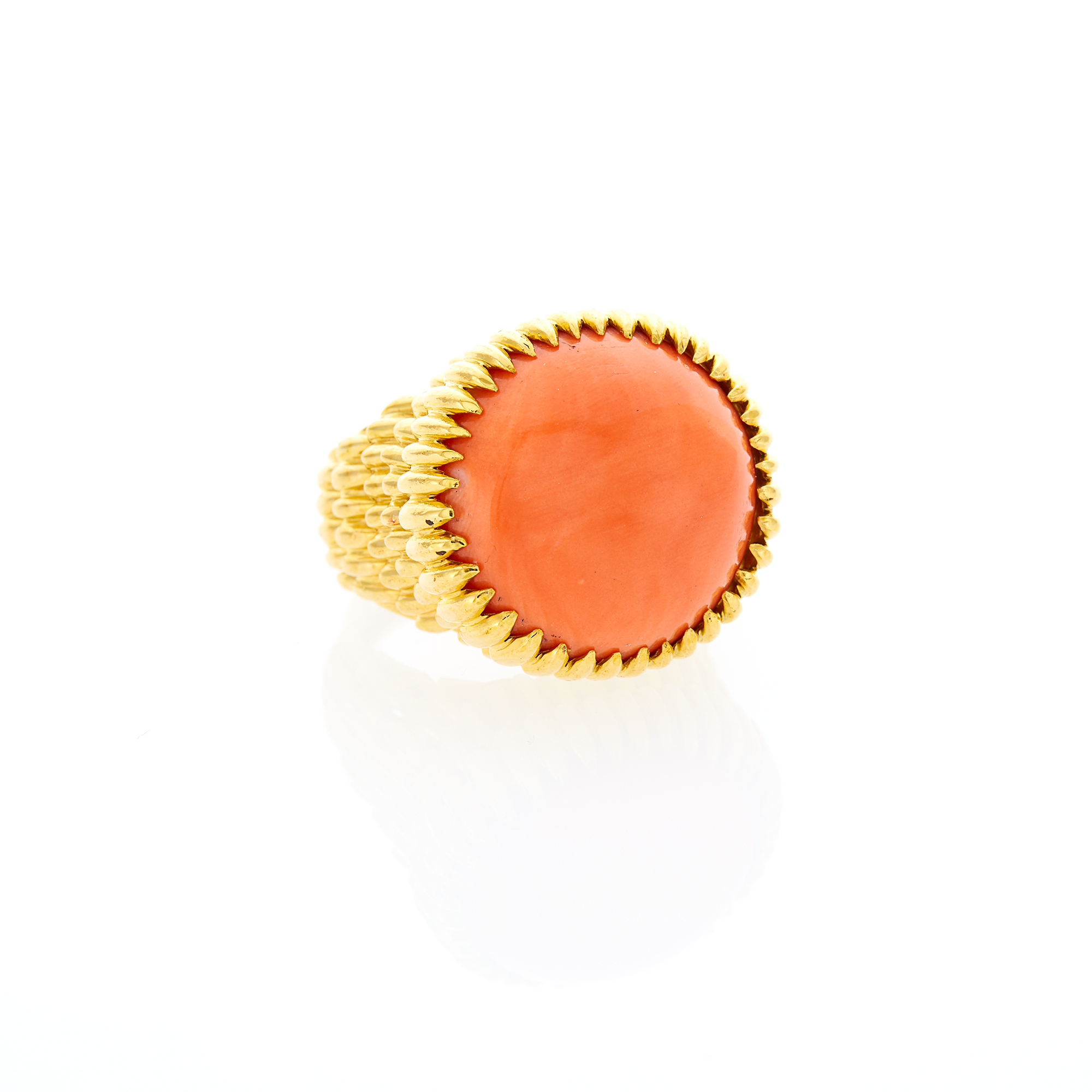Lot image - Gold and Coral Ring