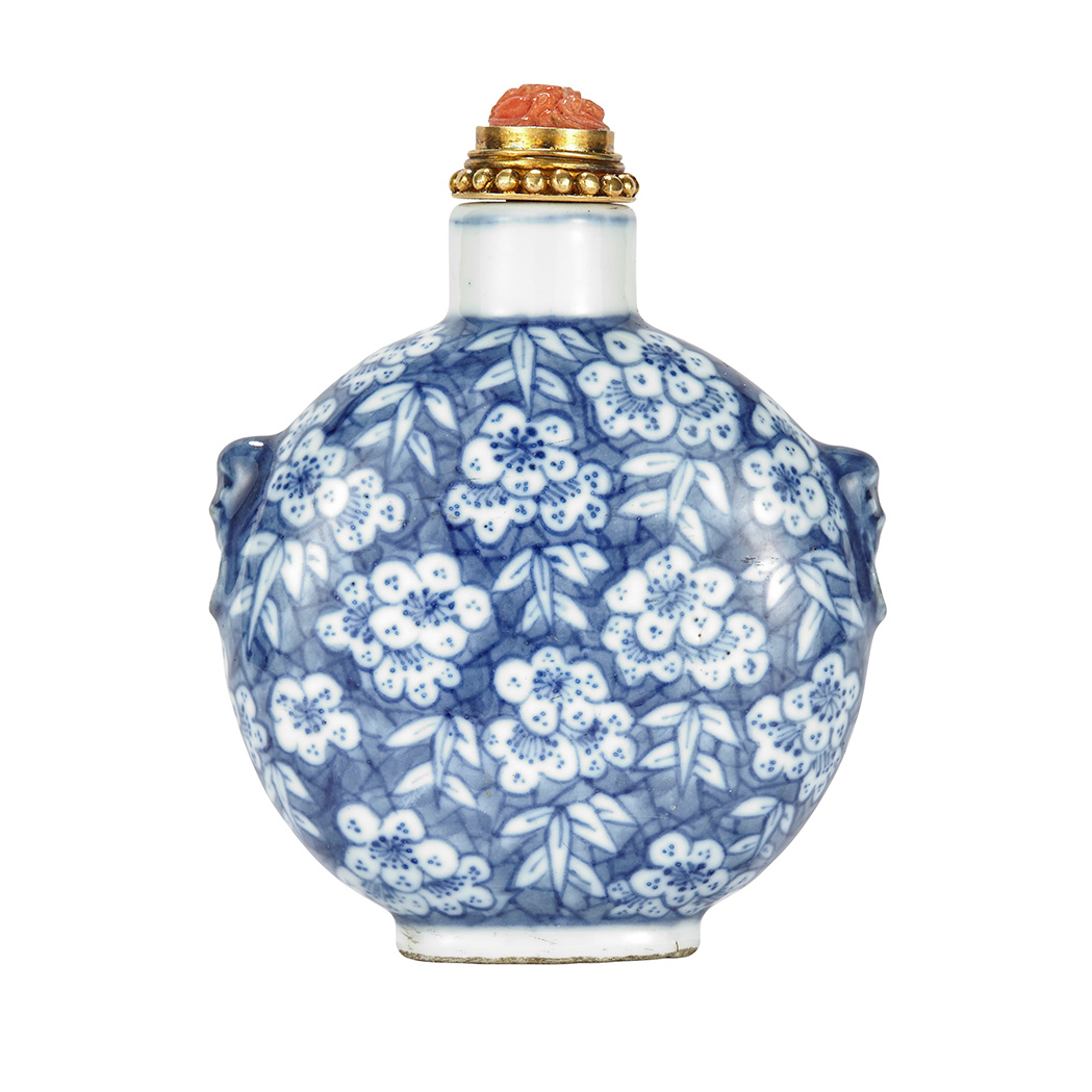 Lot image - Chinese Blue and White Glazed Porcelain Snuff Bottle
