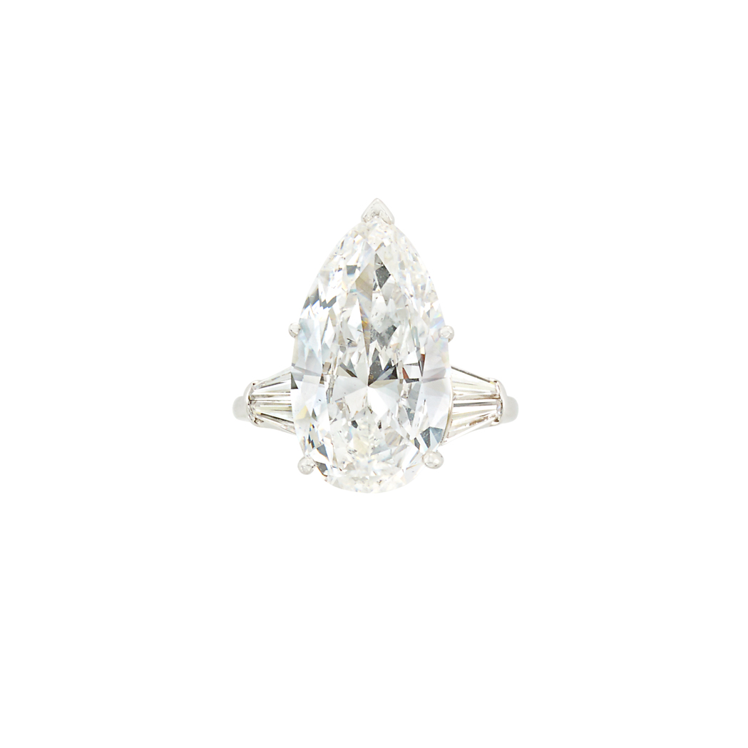 Lot image - Platinum and Diamond Ring
