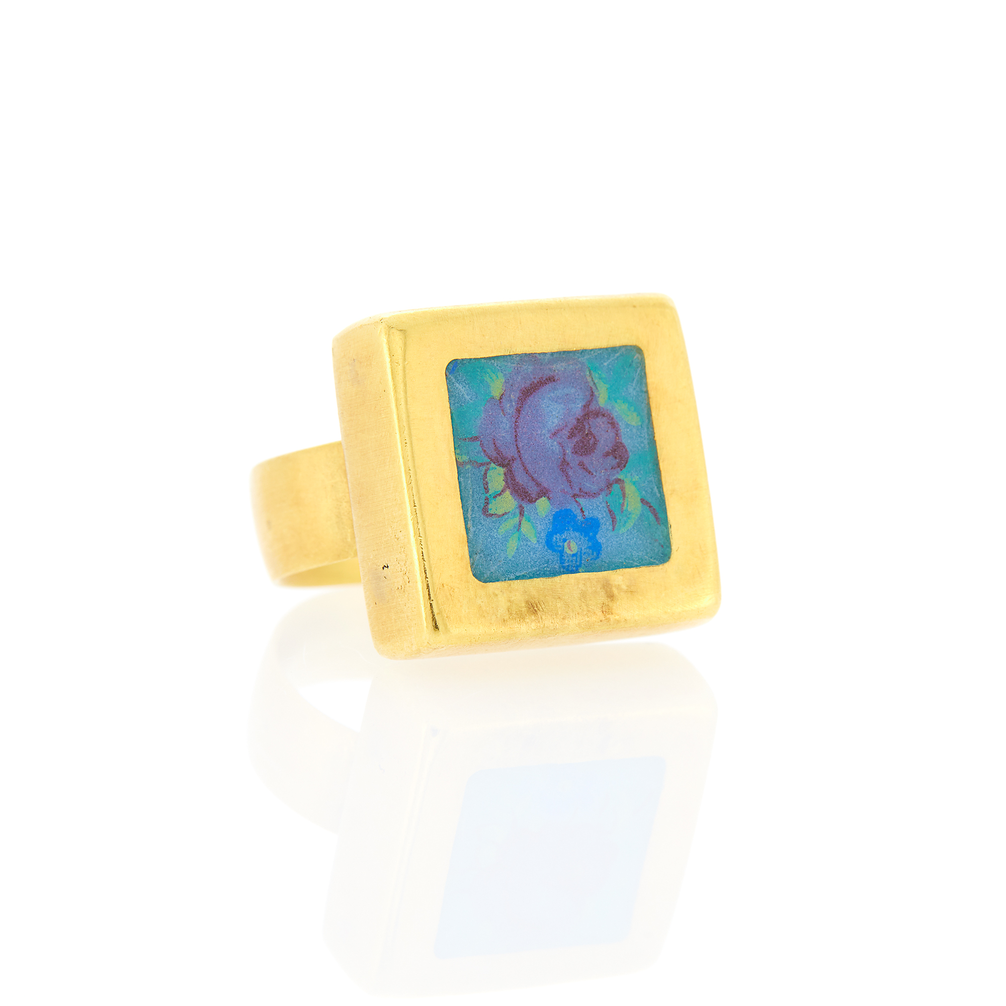 Lot image - Gold and Glass Ring