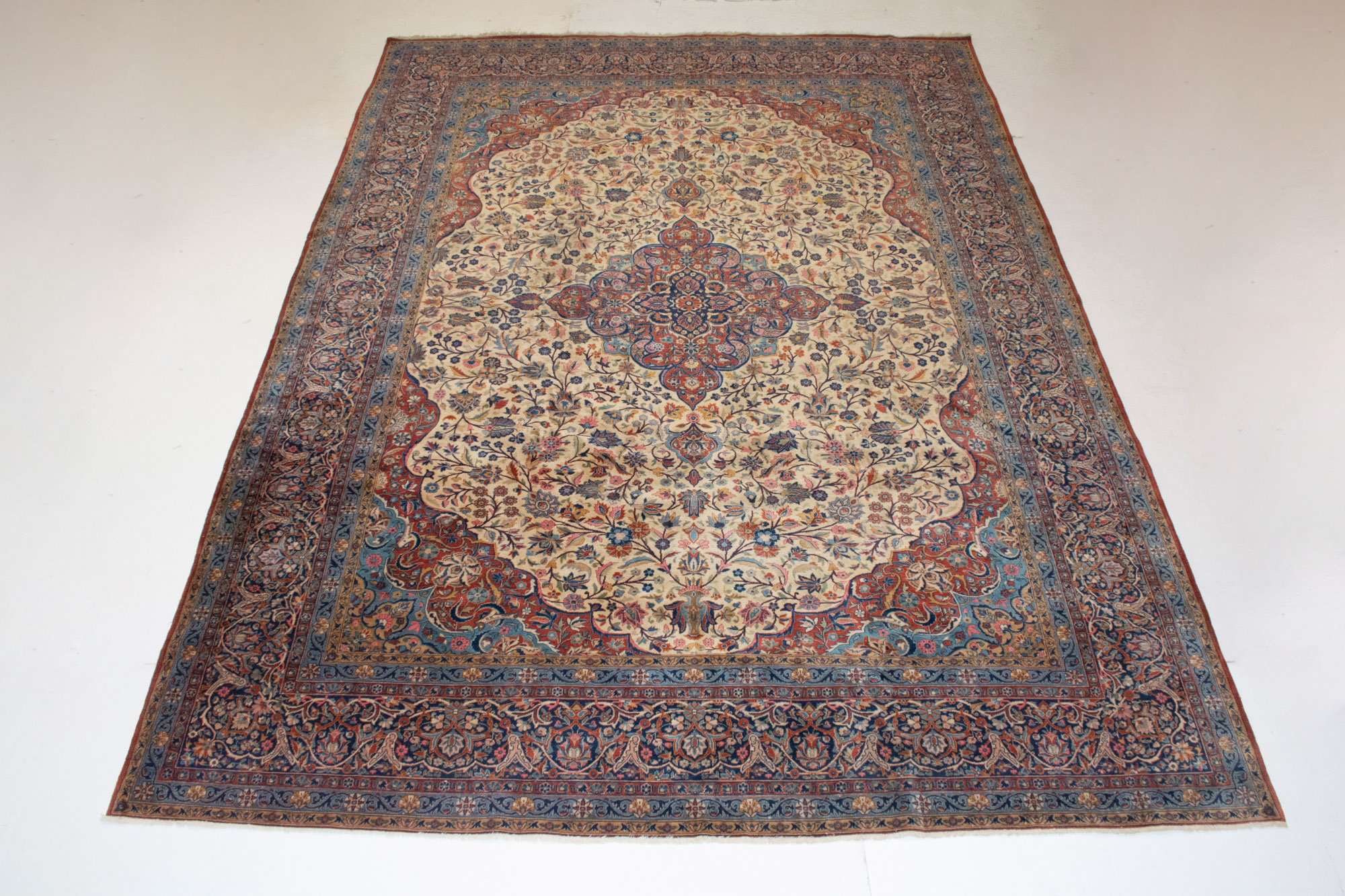 Lot image - Kashan Carpet