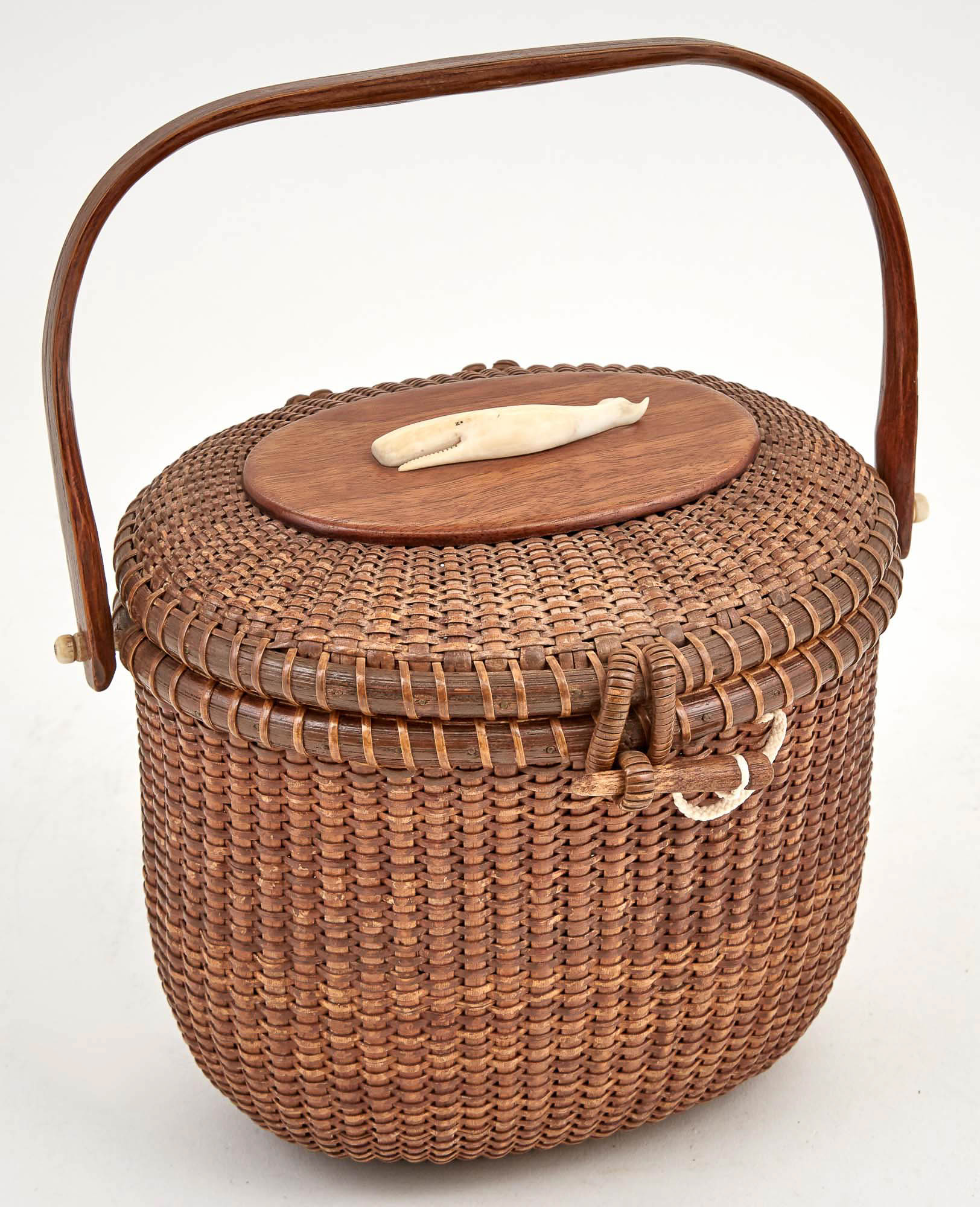 Lot image - Jose Formosa Reyes Lidded Lightship Basket Purse