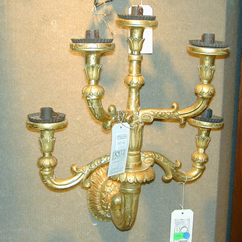Lot image - Pair of Italian Gilt-Wood Five-Light Sconces
