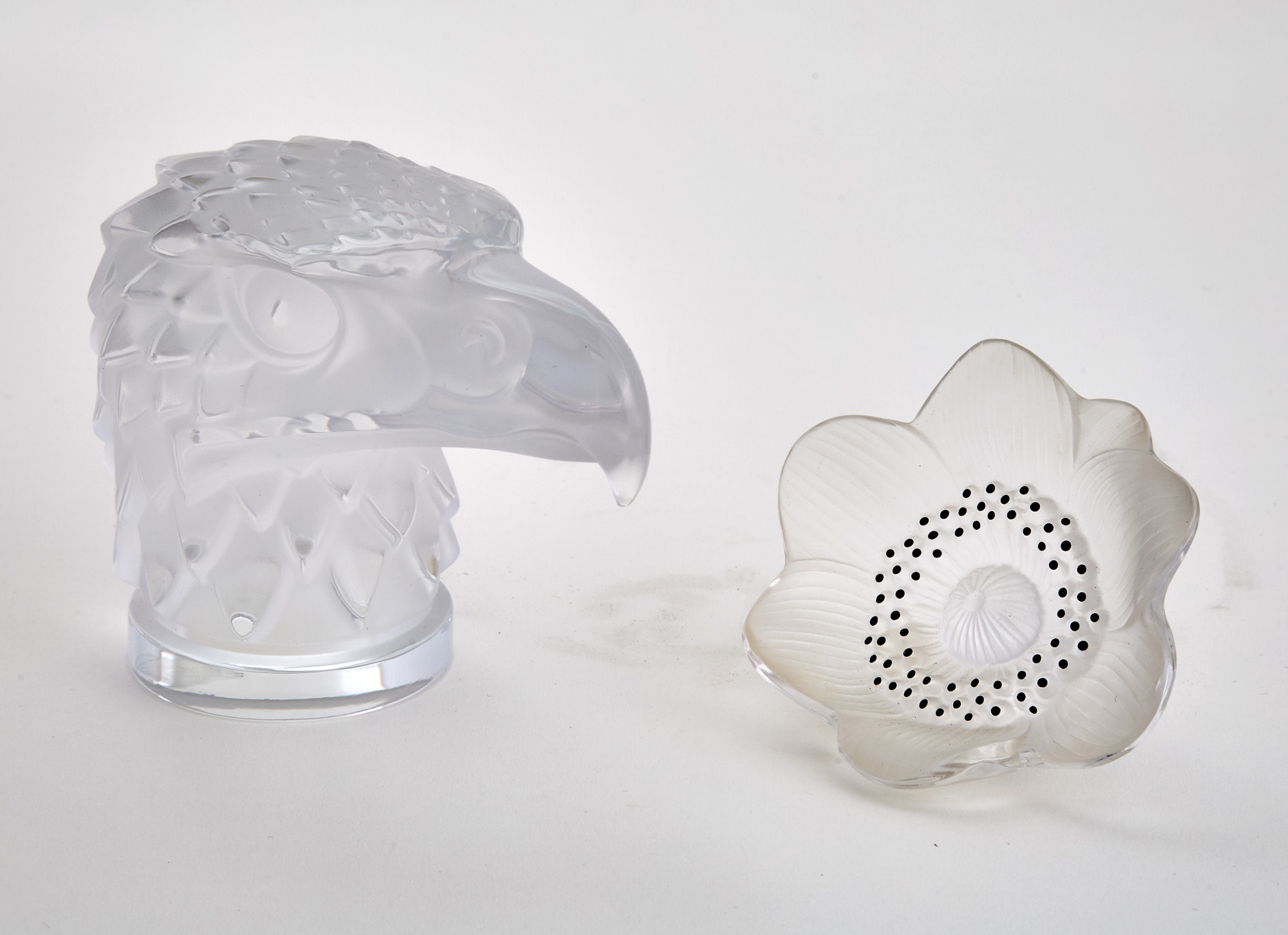 Lot image - Lalique Molded Glass Tête dAigle