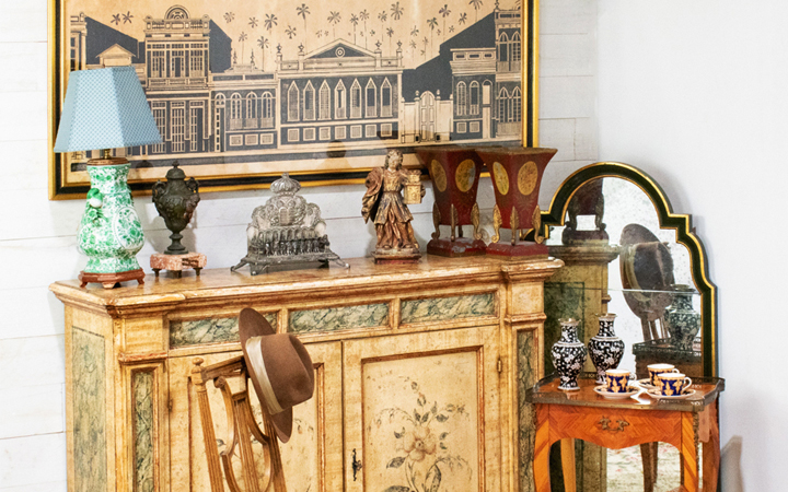 Image for story - Shopping at Hayloft Auctions!