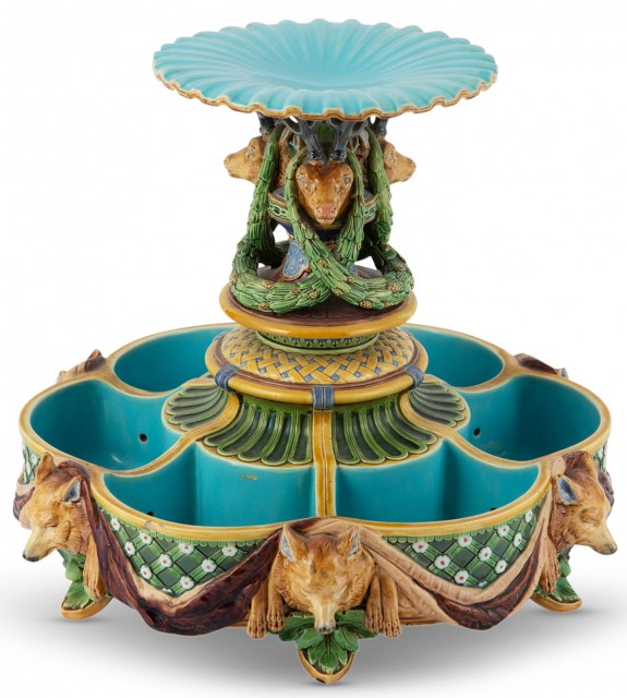 Minton’s Hunt Themed Ice Stand.