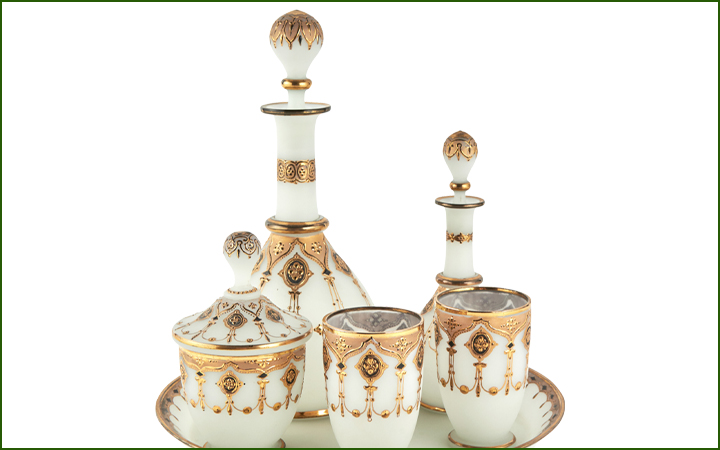 Continental Dresser Set 