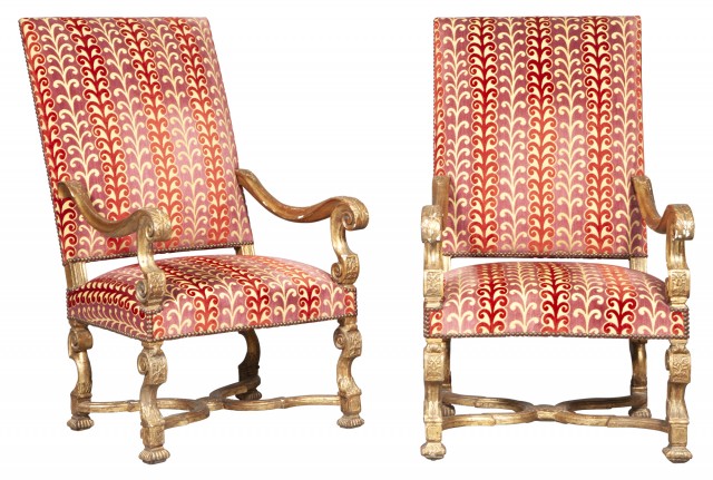 Pair of Louis XIV Giltwood Fauteuils à la Reine