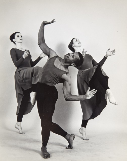 DANCE PHOTOGRAPHY  Group of approximately four hundred and fifty ballet photographs,