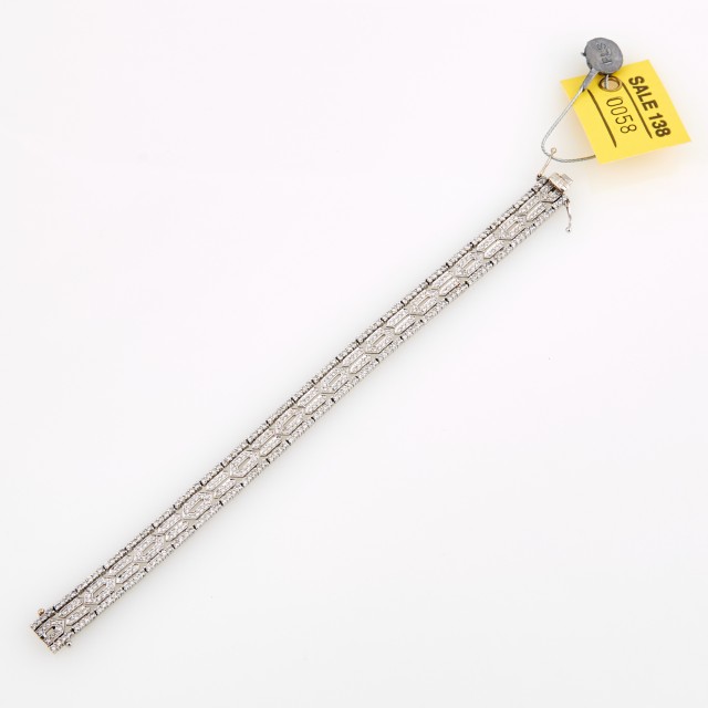 Diamond Flexible Bracelet, 418 diamonds about 4.00 cts., 14K 12 dwt.