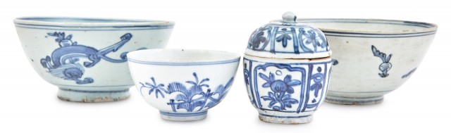 Four Chinese Blue and White Porcelain Articles