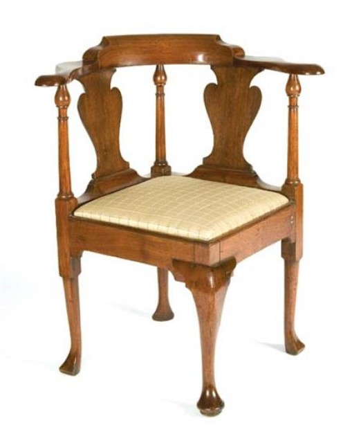 Georgian Walnut Corner Chair