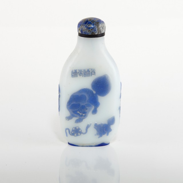 Chinese Blue Overlay White Glass Snuff Bottle