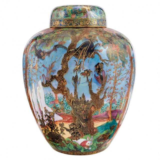 Wedgwood Fairyland Lustre Ware Ghostly Wood Malfrey Pot and Cover. Lot 289 / Auction June 7