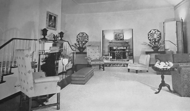 Living room of the Cooper’s Brentwood residence. Image courtesy Maria Cooper Janis