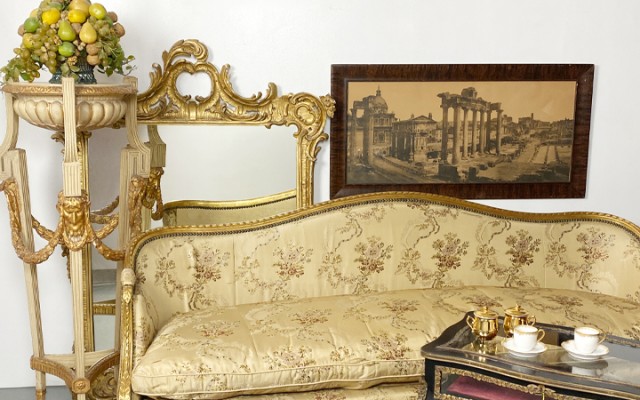 Shopping at Hayloft Auctions!