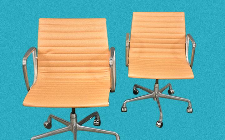 Shopping at Hayloft Auctions! 