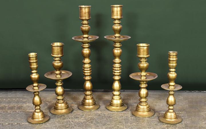 Shopping at Hayloft Auctions!